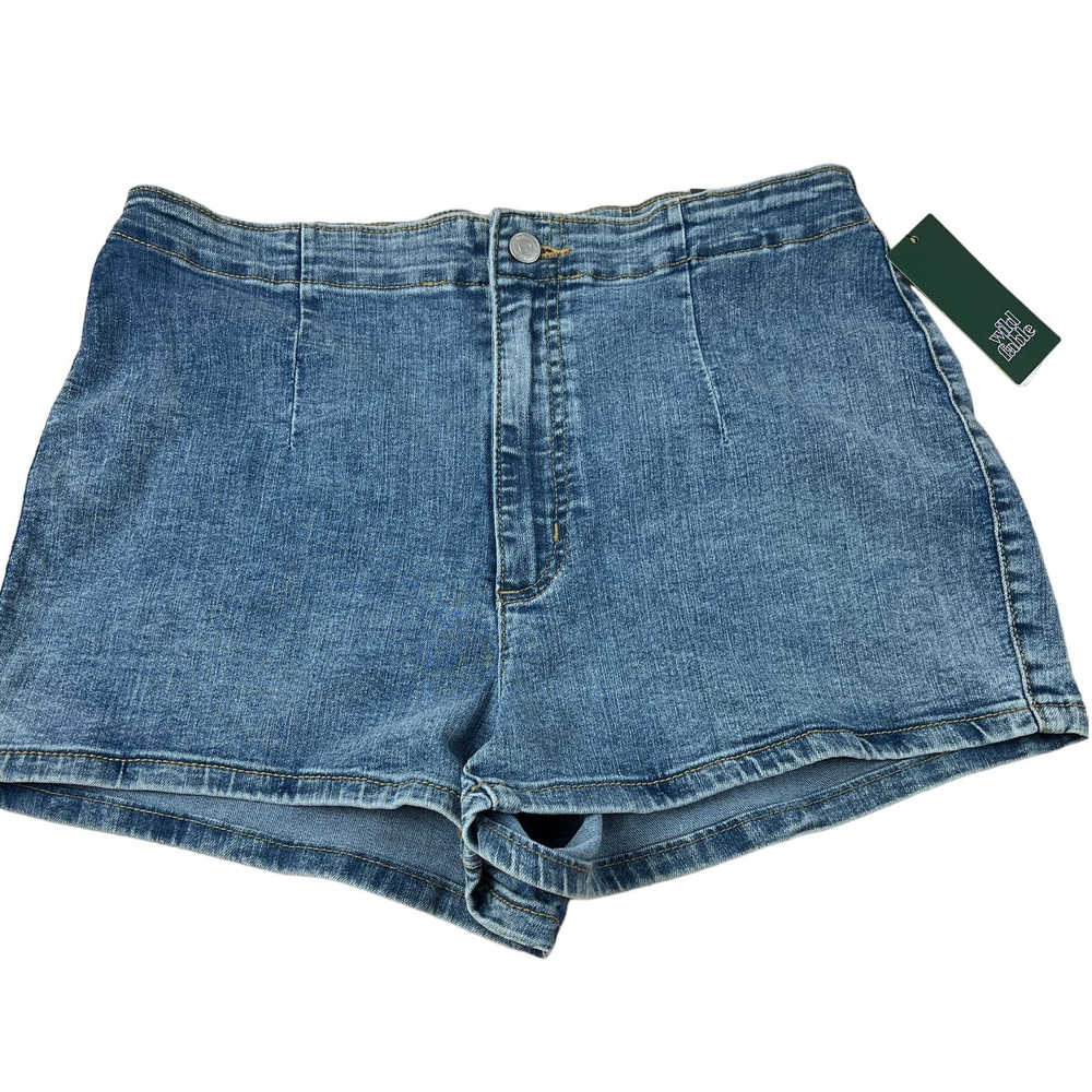Wild Fable Women's Medium Wash Super-High Rise Jean Shorts - Size 16 - NWT